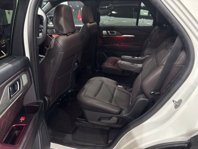 Used 2025 Ford Explorer Platinum w/ Ultimate Package AWD/4WD image 14