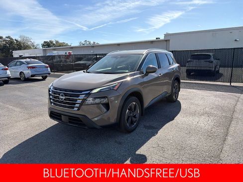 Certified 2025 Nissan Rogue SV w/ SV Premium Package image 7