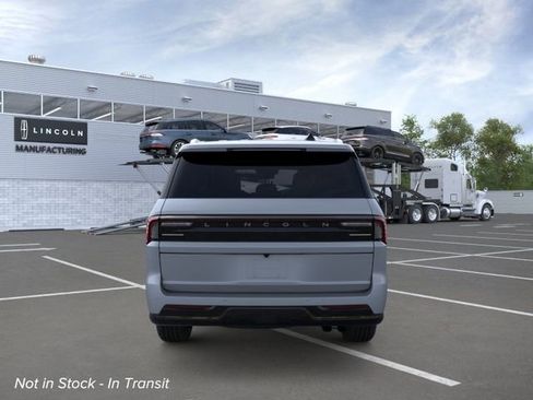 New 2026 Lincoln Navigator L Reserve AWD/4WD image 5