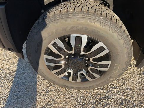 New 2026 GMC Sierra 2500 Denali Ultimate image 9