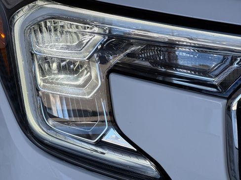 Used 2024 GMC Terrain SLE FWD image 10