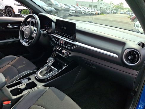Used 2022 Kia Forte GT-Line w/ GT-Line Premium Package FWD image 11