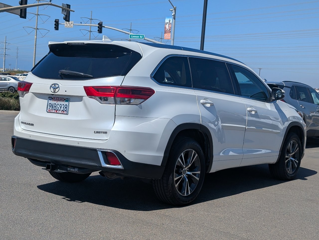 Used 2017 Toyota Highlander Limited Platinum FWD image 14