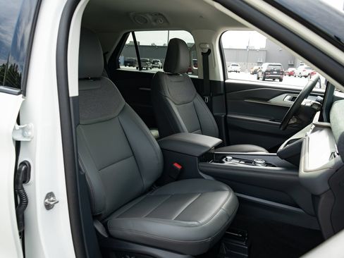 New 2026 Ford Explorer Active w/ Active Comfort Package RWD image 23