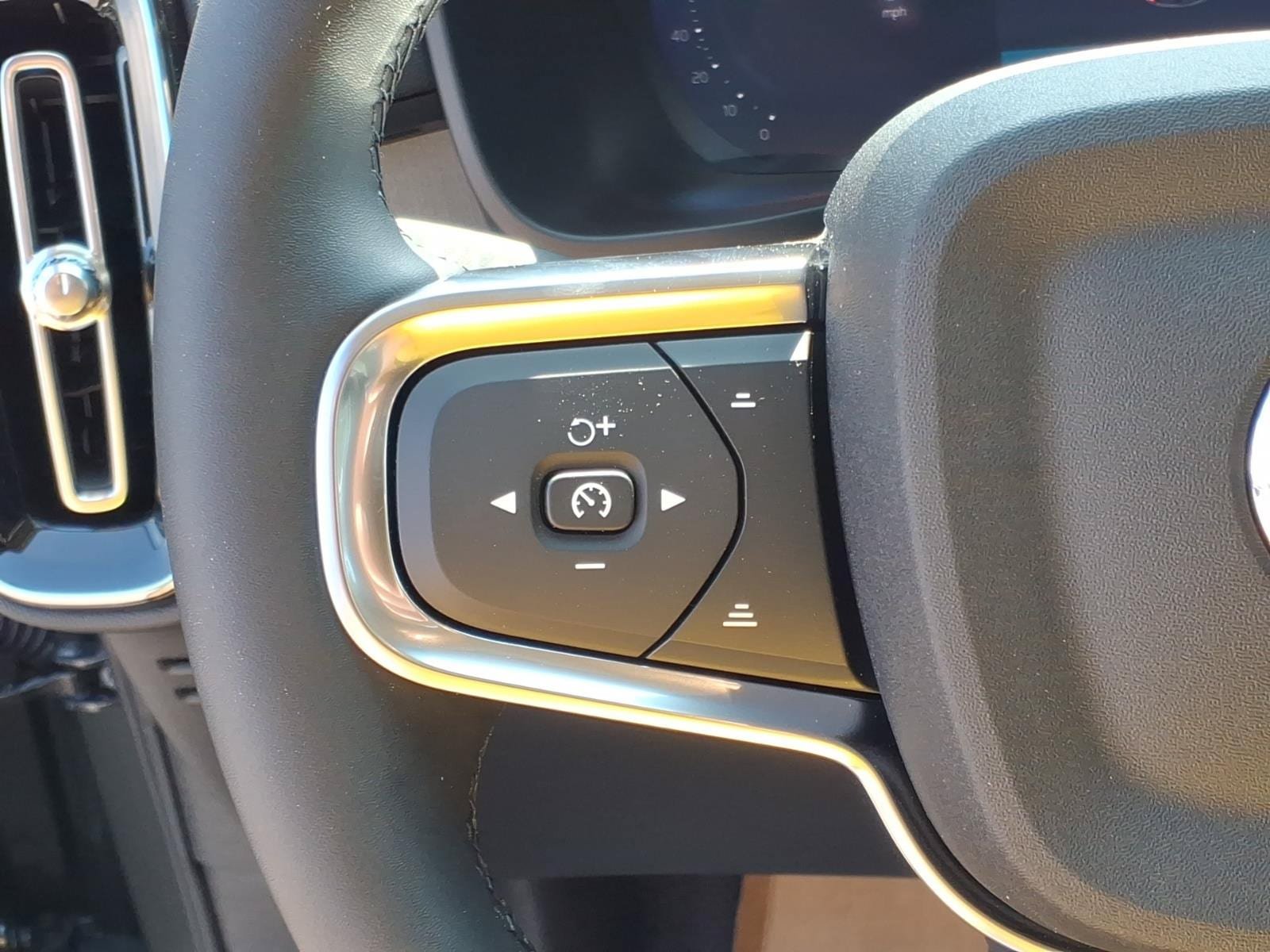 New 2026 Volvo XC40 B5 Plus w/ Climate Package AWD/4WD image 20