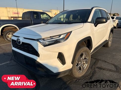 Used 2024 Toyota RAV4 LE AWD/4WD image 17