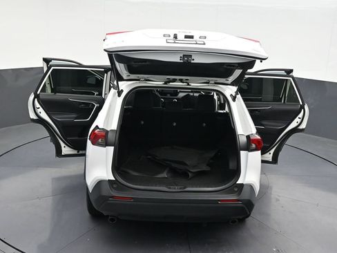 Used 2022 Toyota RAV4 LE AWD/4WD image 36