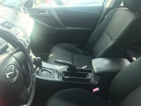 Used 2016 Nissan Versa SV image 7