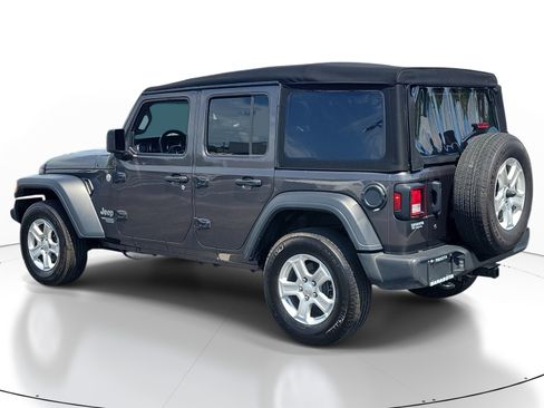 Used 2018 Jeep Wrangler Unlimited Sport AWD/4WD image 4