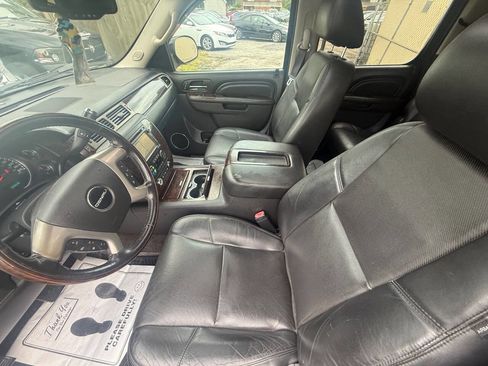 Used 2012 GMC Yukon XL Denali image 7