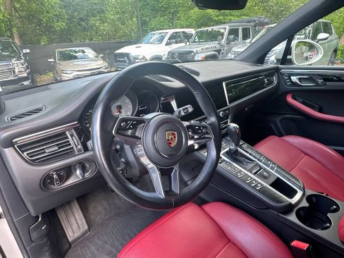 Used 2021 Porsche Macan S AWD/4WD image 17
