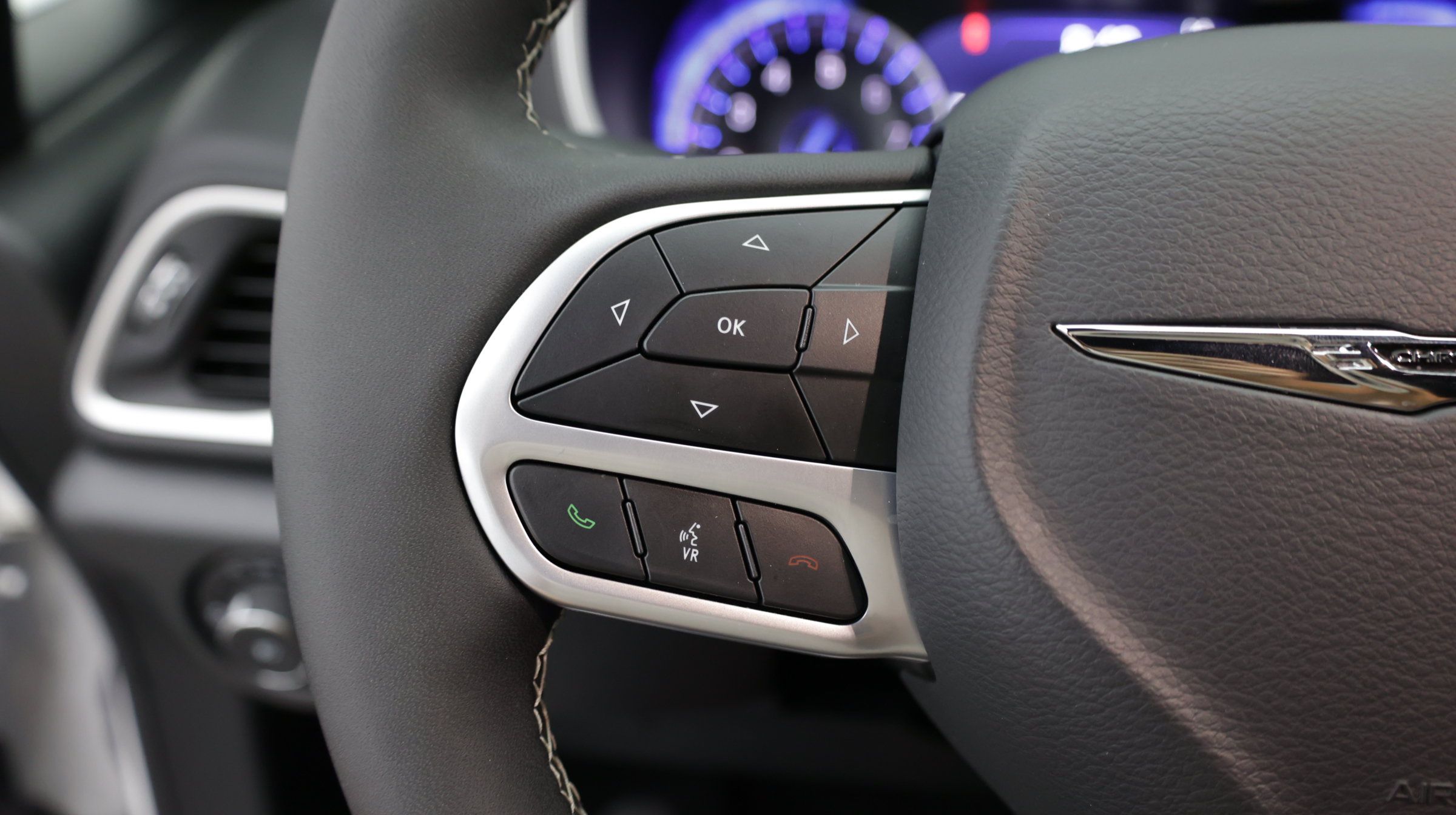 Used 2026 Chrysler Pacifica Select FWD image 24