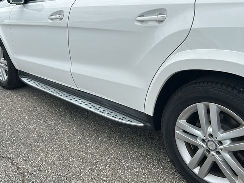 Used 2015 Mercedes-Benz GL 550 4MATIC image 10