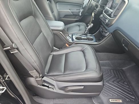 Used 2022 Chevrolet Colorado Z71 w/ Z71 Midnight Edition image 21