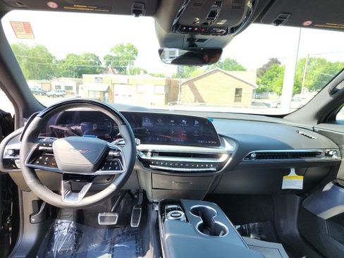 New 2026 Cadillac Lyriq V w/ LPO, Floor Liner Package AWD/4WD image 8