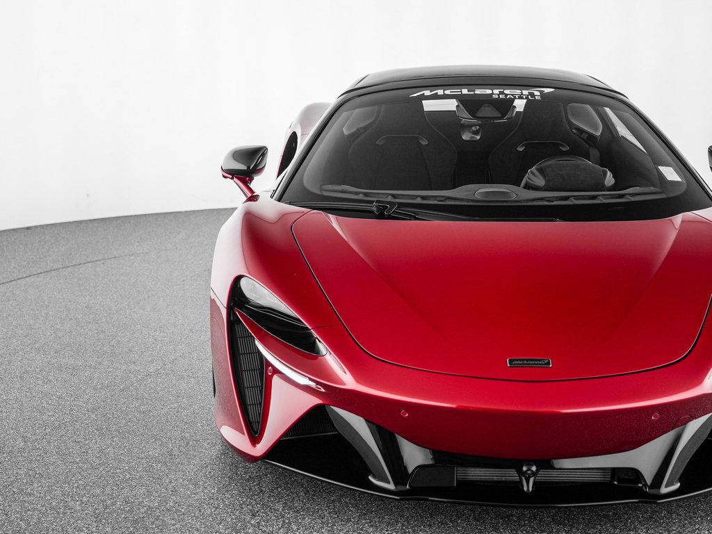 Used 2025 McLaren Artura Spider RWD image 36