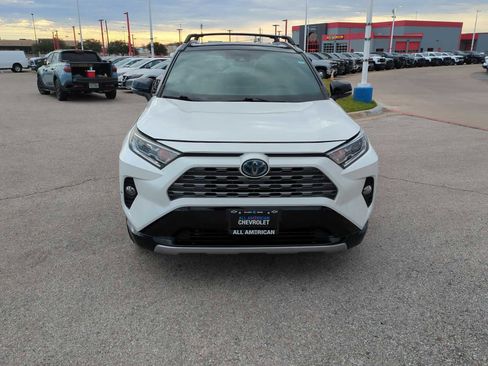 Used 2019 Toyota RAV4 XSE image 3