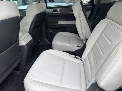 Used 2025 Hyundai Santa Fe Calligraphy image 11