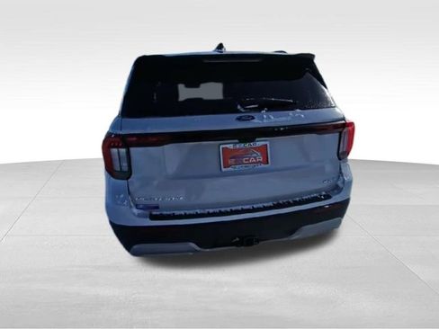 Used 2026 Ford Explorer Platinum w/ LUX Leather Package image 7