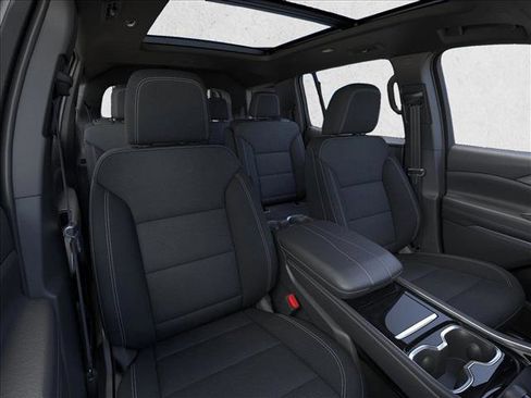 New 2026 Chevrolet Traverse LT w/ Sun and Wheel Package image 16