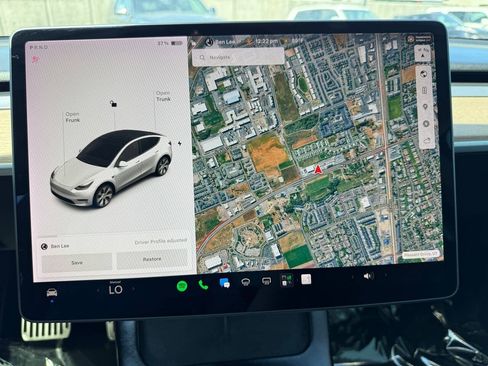 Used 2021 Tesla Model Y Long Range AWD/4WD image 33