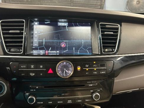 Used 2016 Kia K900 Luxury image 23