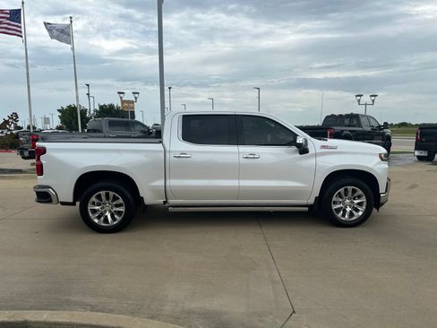 Used 2019 Chevrolet Silverado 1500 LTZ AWD/4WD image 6