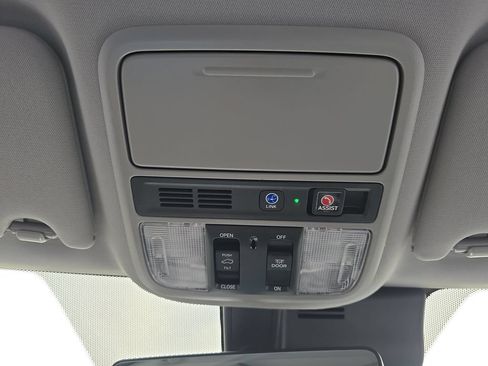 Used 2021 Honda Pilot Touring image 28
