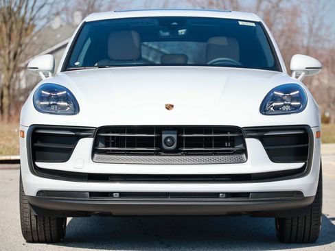 Used 2026 Porsche Macan AWD/4WD image 6