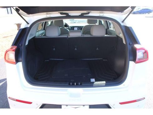 Used 2019 Kia Niro Touring image 7