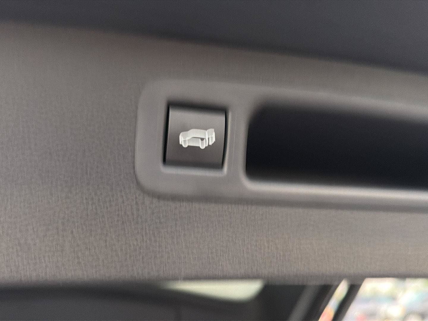 Certified 2023 Toyota Highlander XLE FWD image 36