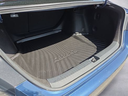Used 2023 Honda Accord EX-L image 9