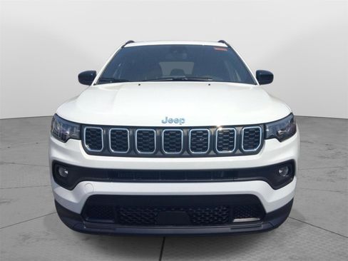 New 2025 Jeep Compass Latitude image 8