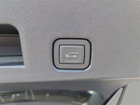 New 2026 Chevrolet Traverse Z71 w/ Enhanced Driving Package image 11