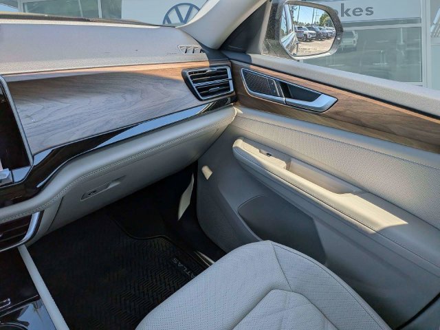 New 2026 Volkswagen Atlas SE FWD image 19