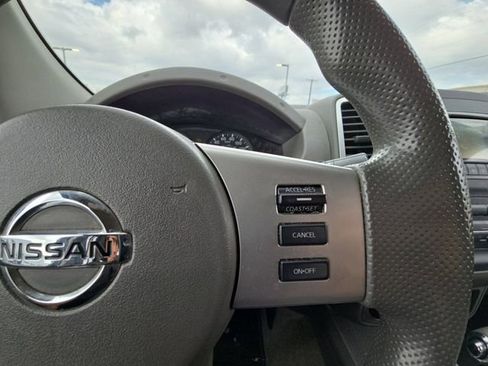 Used 2014 Nissan Frontier SV image 12