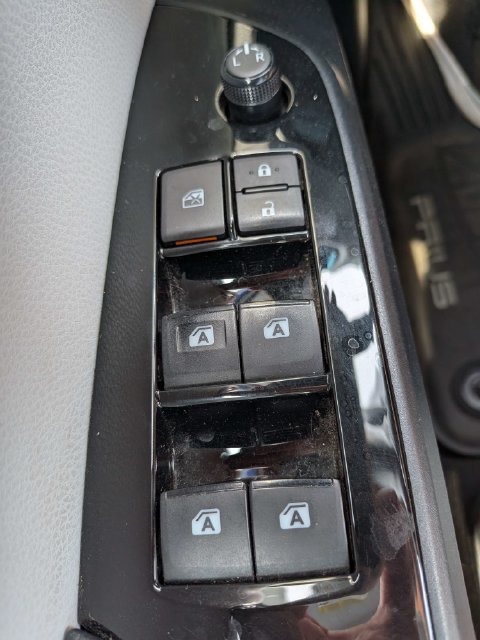 Used 2018 Toyota Prius Four w/ Advanced Technology Package FWD image 23