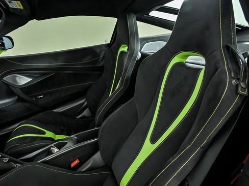 Used 2021 McLaren 765LT RWD image 23