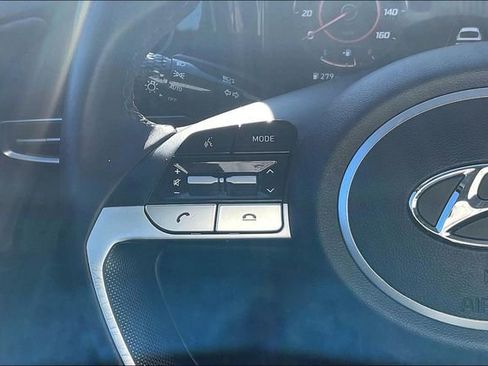 Certified 2023 Hyundai Elantra Limited image 18