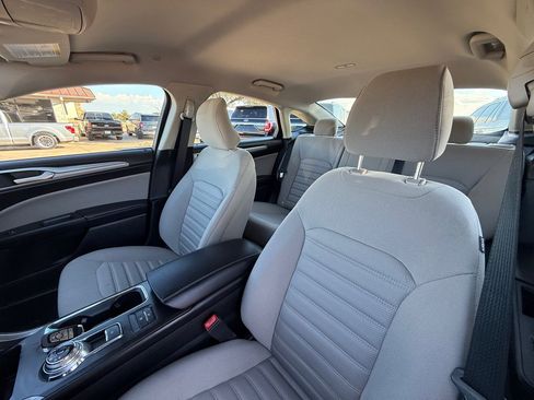 Used 2018 Ford Fusion S image 18