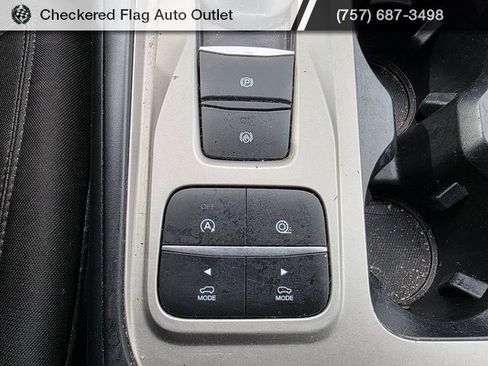 Used 2021 Ford Explorer XLT image 19