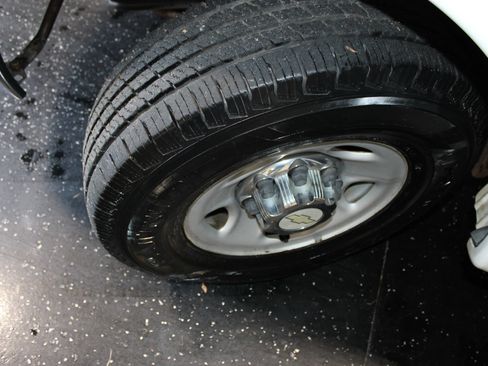 Used 2005 Chevrolet Express 3500 Extended Passenger w/ LS Preferred Equipment Group RWD image 37