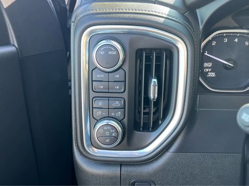 Used 2021 GMC Sierra 1500 SLT w/ SLT Premium Plus Package AWD/4WD image 32
