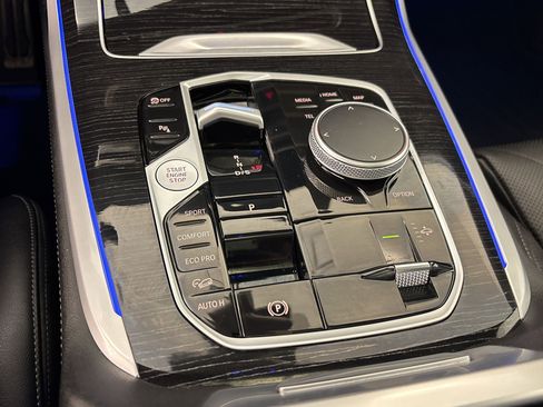 Used 2024 BMW X7 xDrive40i w/ M Sport Package image 16