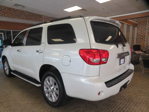 Used 2017 Toyota Sequoia Platinum RWD image 93