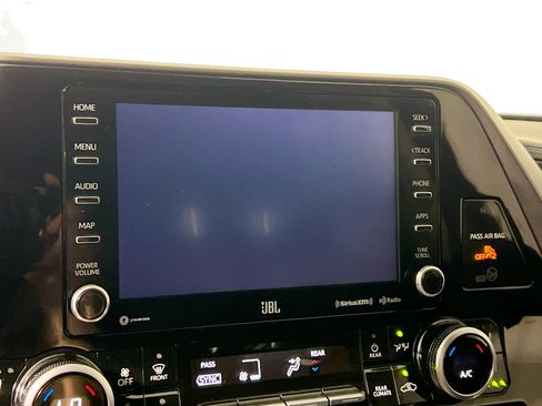 Used 2020 Toyota Highlander Limited FWD image 28