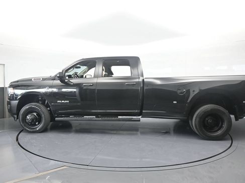 Used 2019 RAM 3500 Tradesman RWD image 3