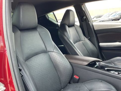 Used 2019 Toyota C-HR Limited FWD image 26
