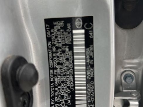 Used 2017 Toyota Prius Four w/ Advanced Technology Package FWD image 29