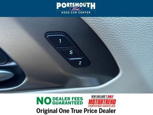 Used 2024 Chrysler Pacifica Touring-L image 22